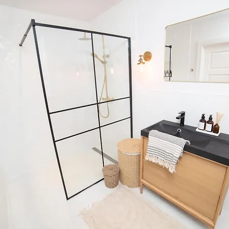 House Number 3 Проживание в семье